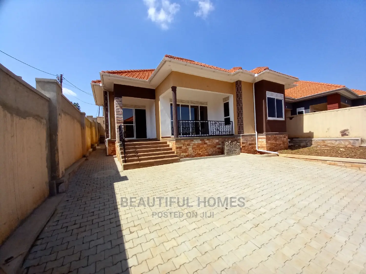 Furnished 4bdrm House in Kira Rich Estate for Sale