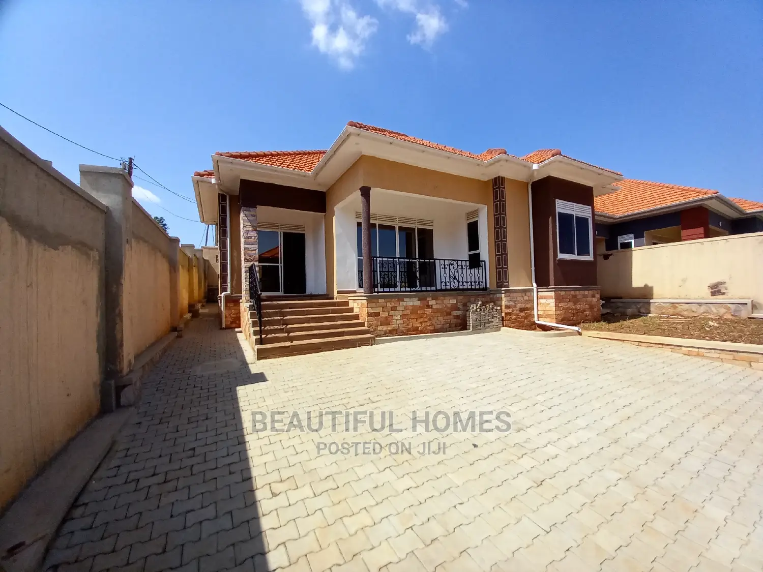 Furnished 4bdrm House in Kira Rich Estate for Sale
