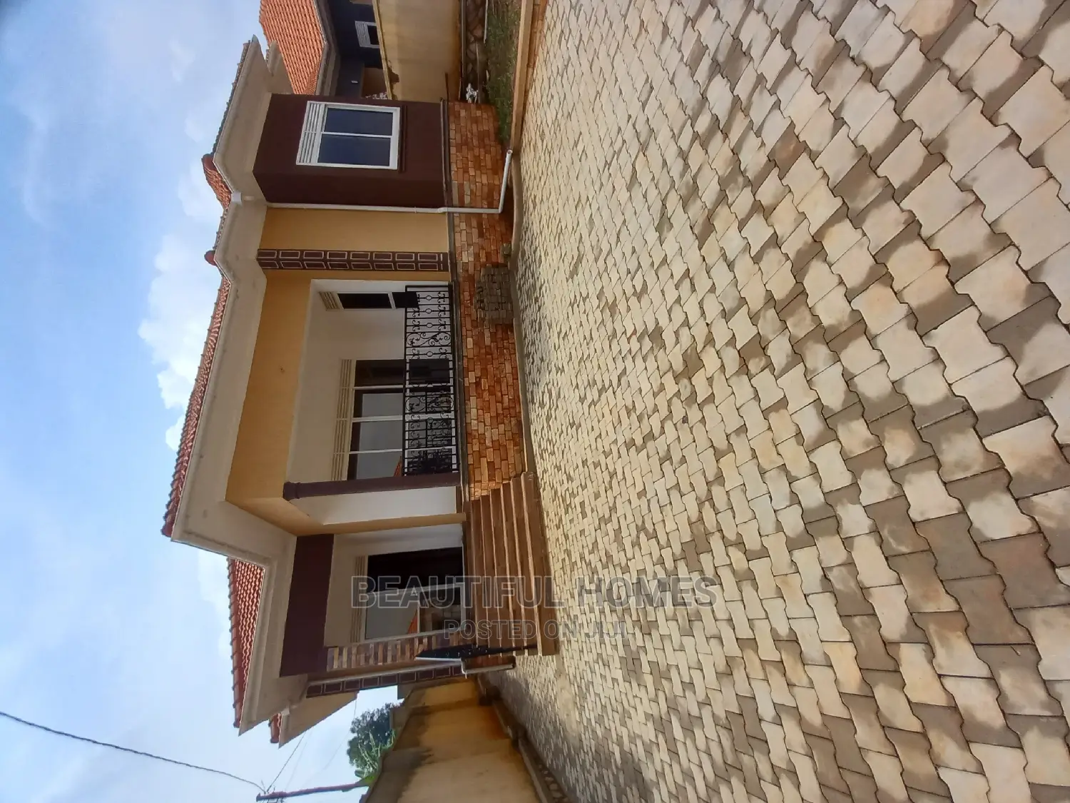 Furnished 4bdrm House in Kira Rich Estate for Sale