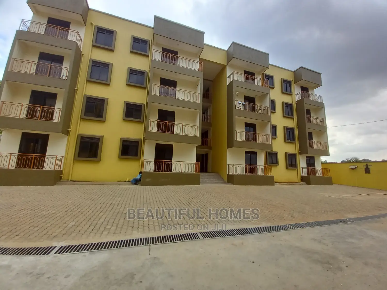 Furnished 3bdrm Condo in Kisaasi, Central Division for Sale