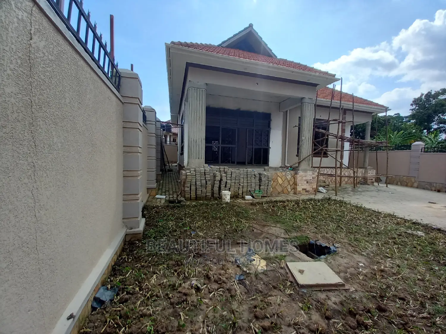 Furnished 4bdrm House in Kira for Sale