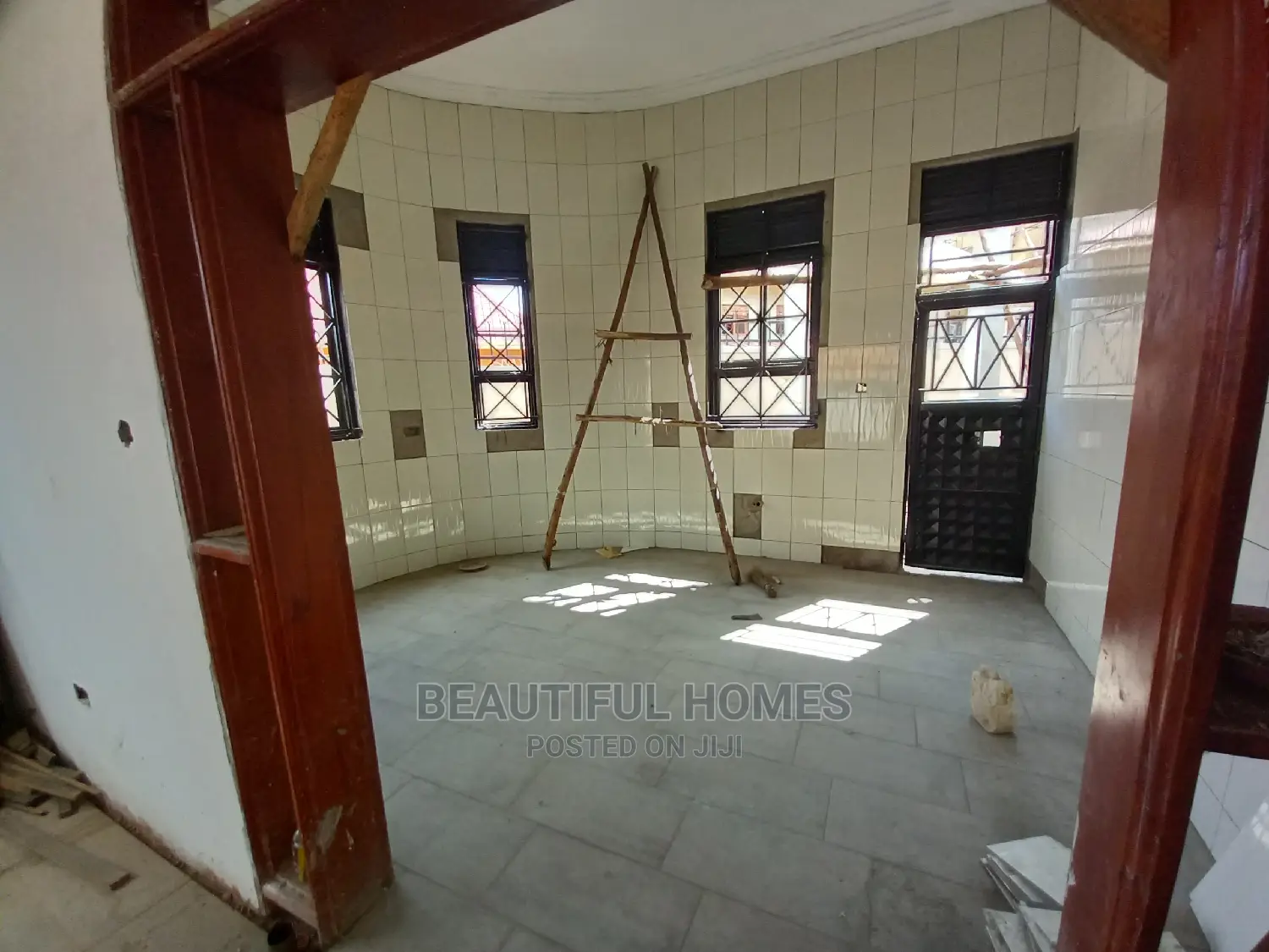 Furnished 4bdrm House in Kira for Sale