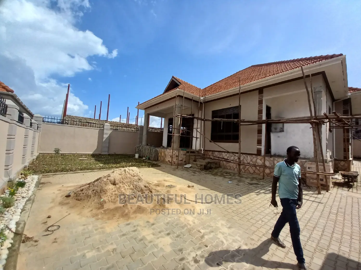 Furnished 4bdrm House in Kira Organised for Sale