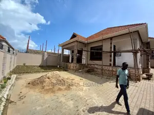 Furnished 4bdrm House in Kira Organised for Sale