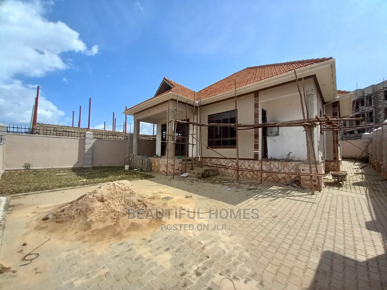 Furnished 4bdrm House in Kira Organised for Sale