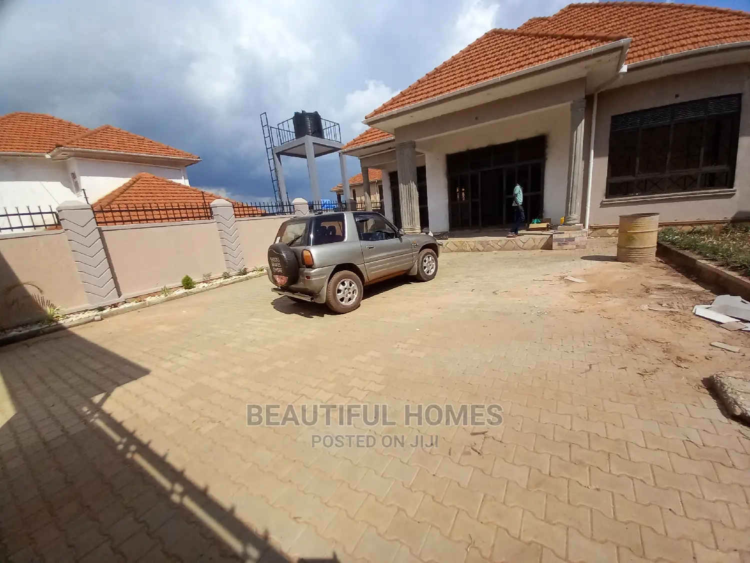 Furnished 4bdrm Bungalow in Kira for Sale