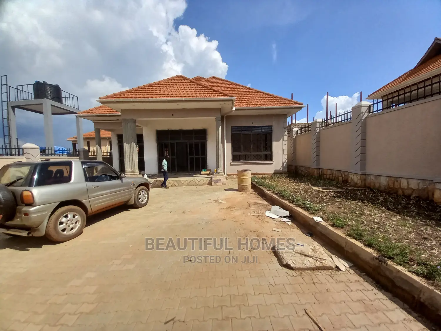 Furnished 4bdrm House in Kira for Sale