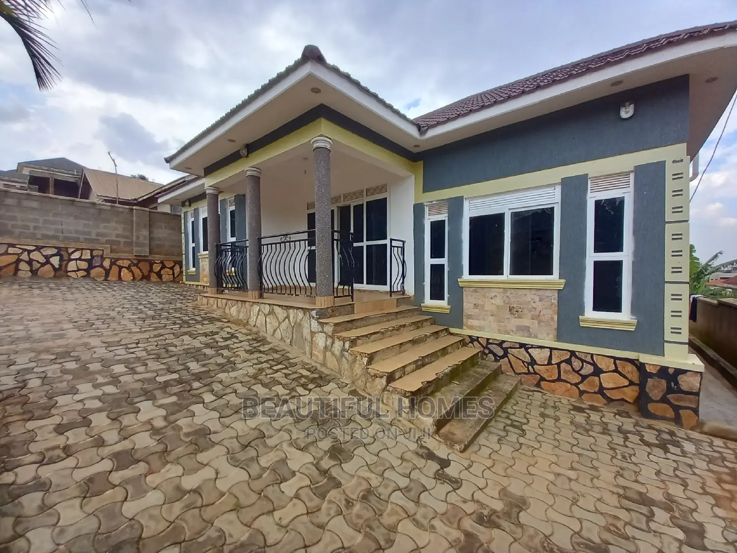 Furnished 3bdrm House in Kira for Sale