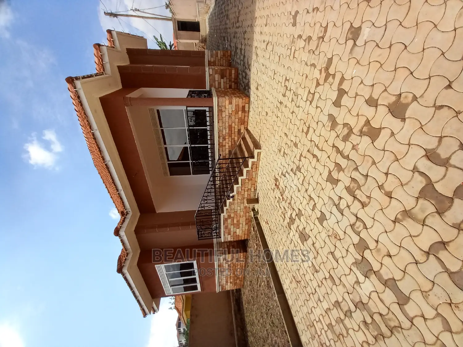 Furnished 4bdrm House in Tarmacked Estate, Kira for Sale