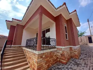 Furnished 4bdrm Bungalow in Kira Tarmack for Sale