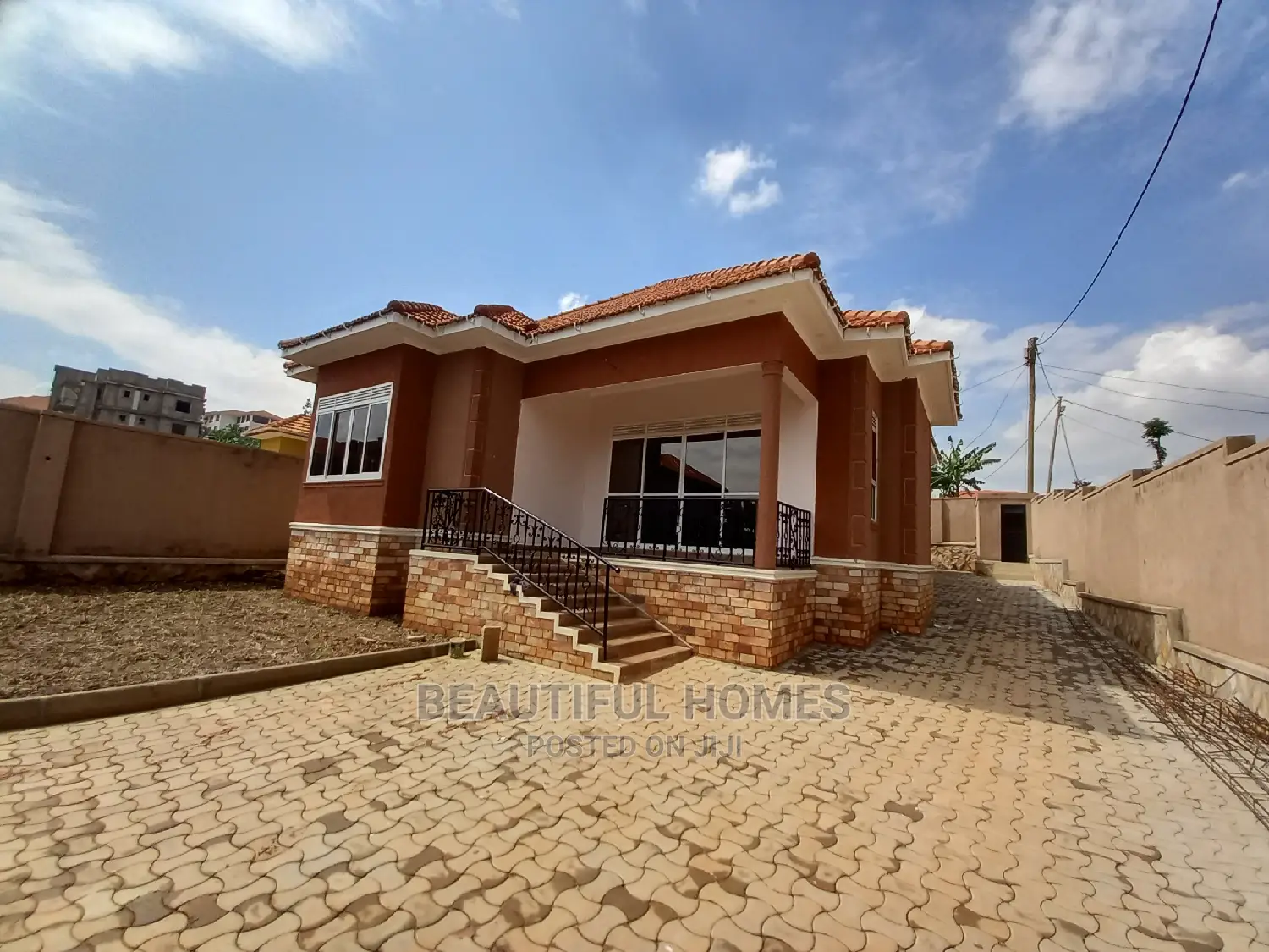 Furnished 4bdrm House in Kira Tarmack for Sale