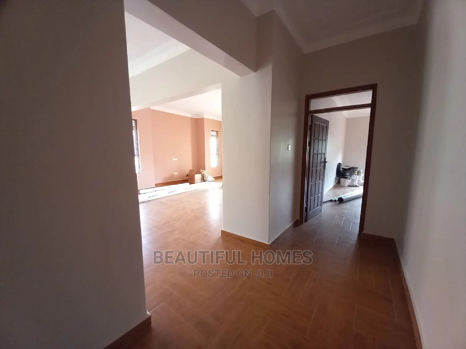 Furnished 4bdrm House in Kira Tarmack for Sale