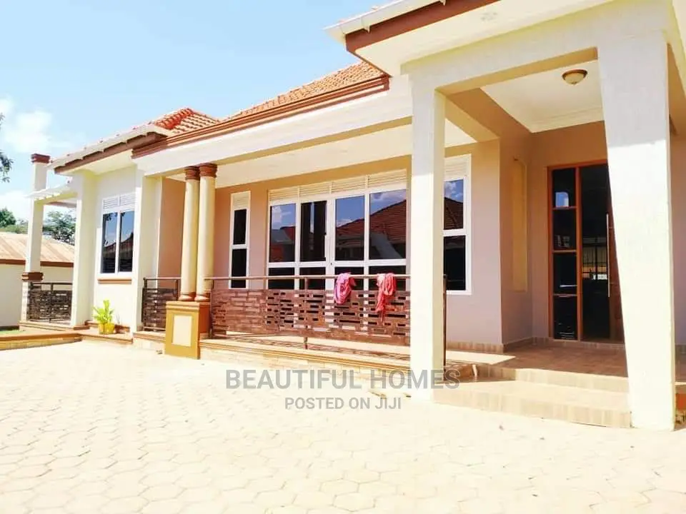 Furnished 4bdrm House in All Tarmack, Kira for Sale