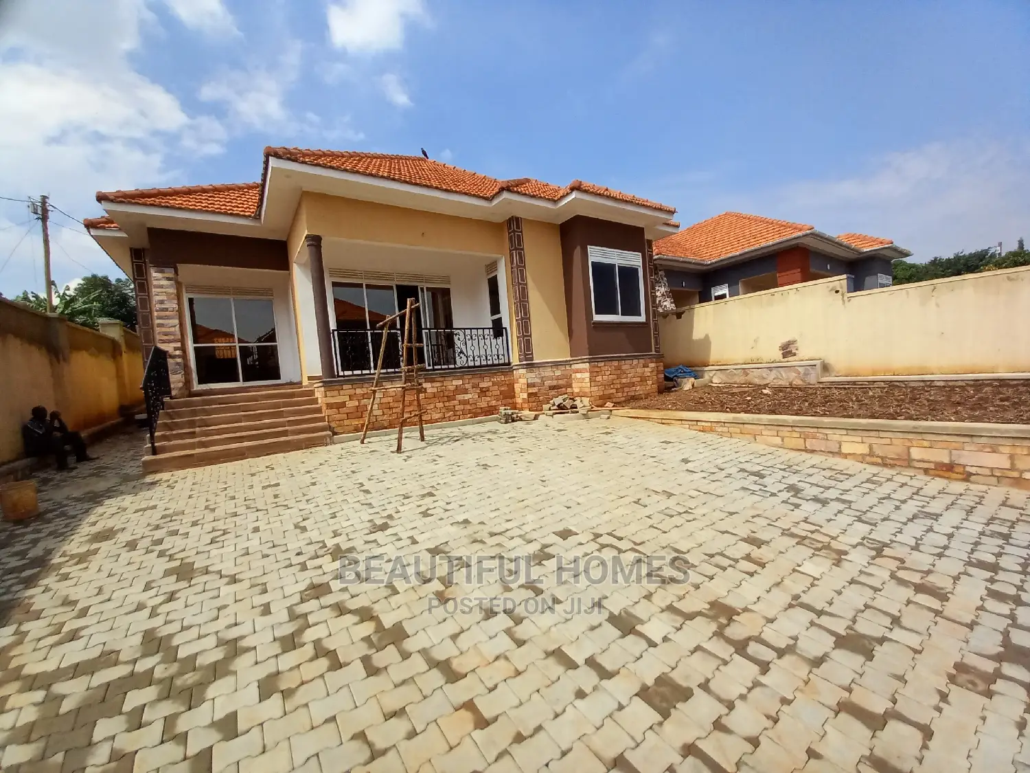 Furnished 4bdrm House in Corporate Estate, Kira for Sale