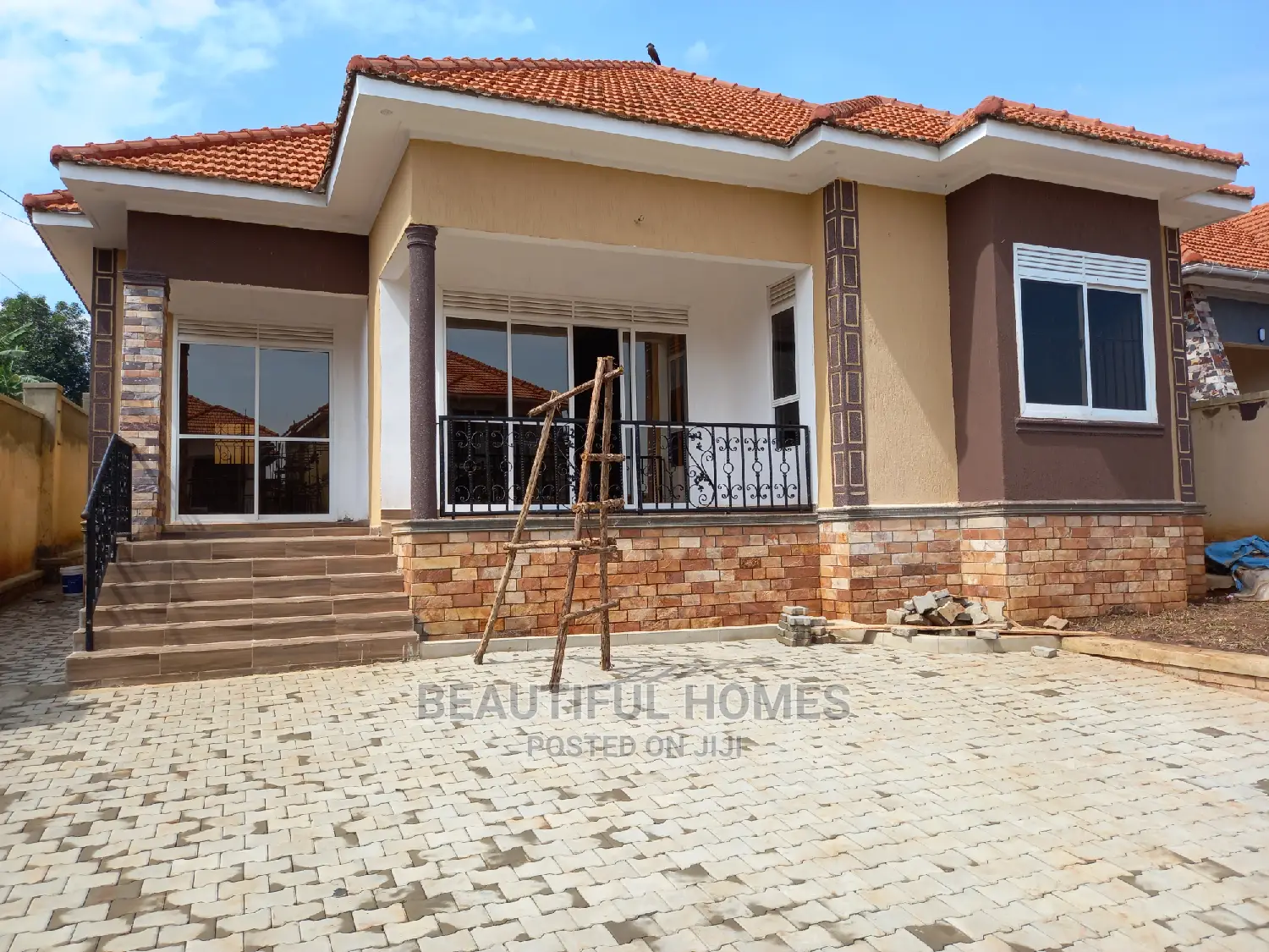 Furnished 4bdrm Bungalow in Kira Tarmack, Central Division for Sale