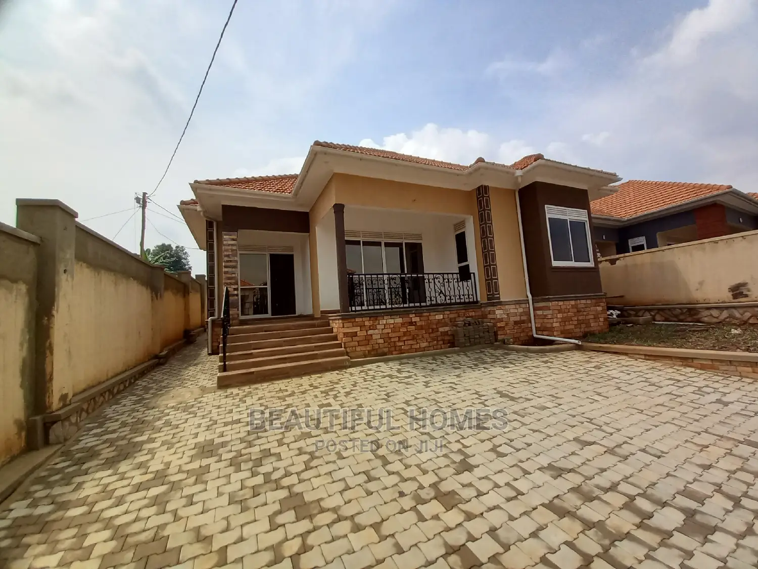 Furnished 4bdrm Bungalow in Kira Tarmack, Central Division for Sale