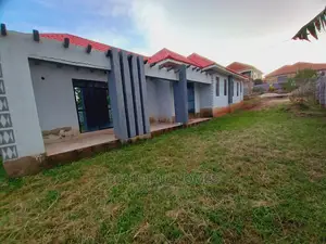Furnished 4bdrm House in Kira for Sale