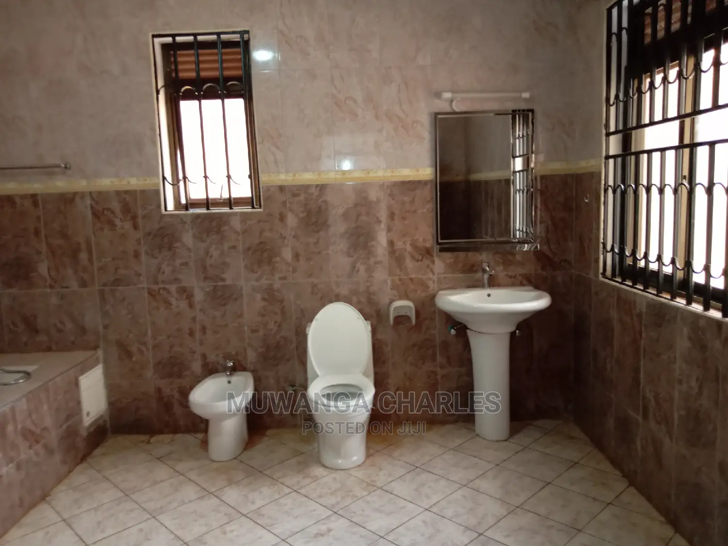 5bdrm Duplex in Fs Properties Ltd, Central Division for Rent