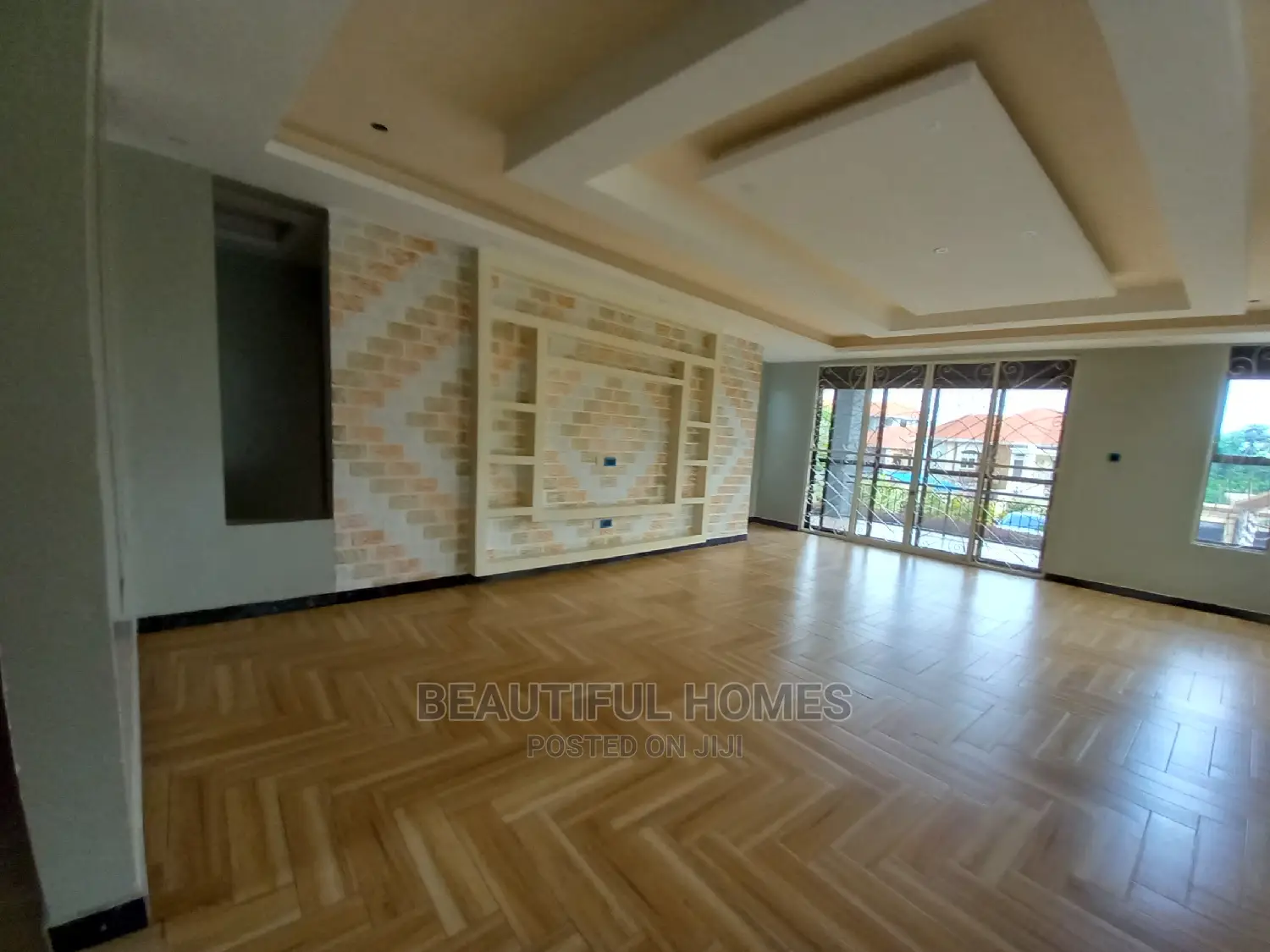 Furnished 7bdrm Mansion in Kiwatule, Central Division for Sale