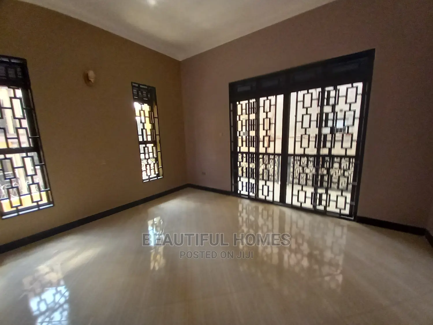 Furnished 7bdrm Mansion in Najjera, Central Division for Sale