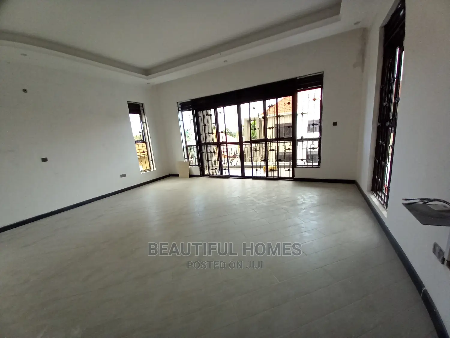 Furnished 6bdrm Mansion in Kira, Central Division for Sale