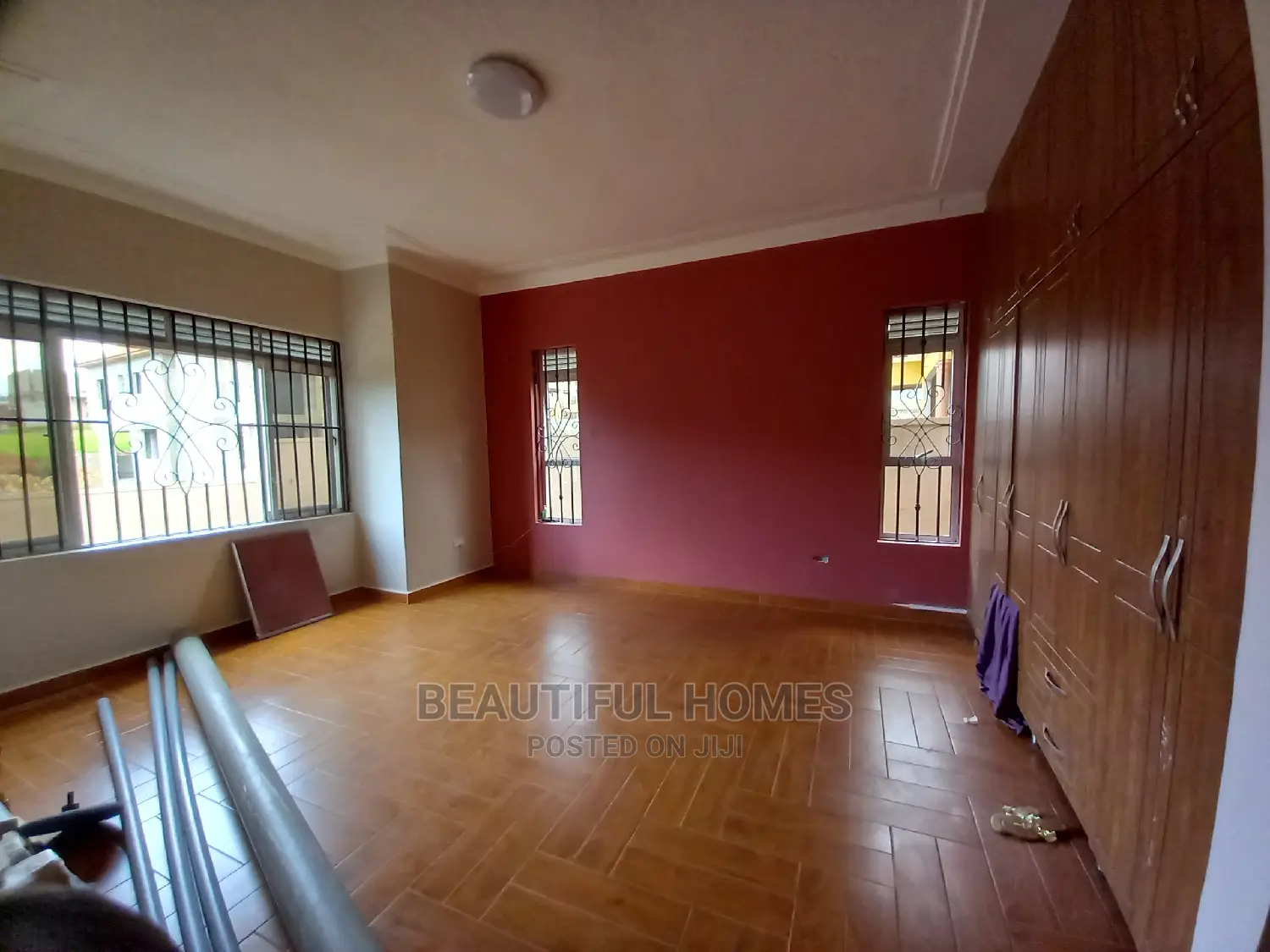 Furnished 4bdrm Mansion in Kira Mamerito, Central Division for Sale