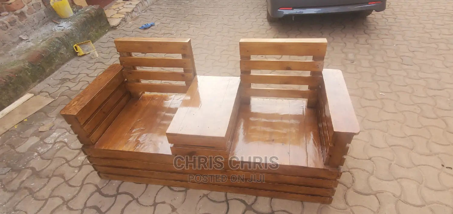 Combined Double Pallet Chair and Table