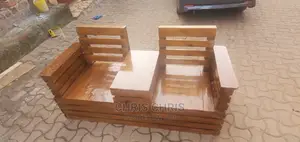Combined Double Pallet Chair and Table