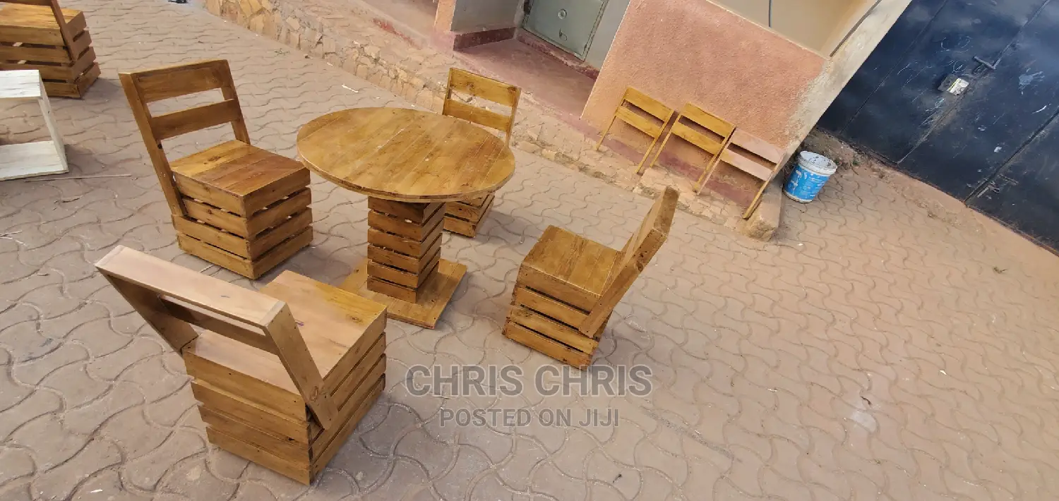 Pallet Bar or Restaurant or Simple Dining Seats