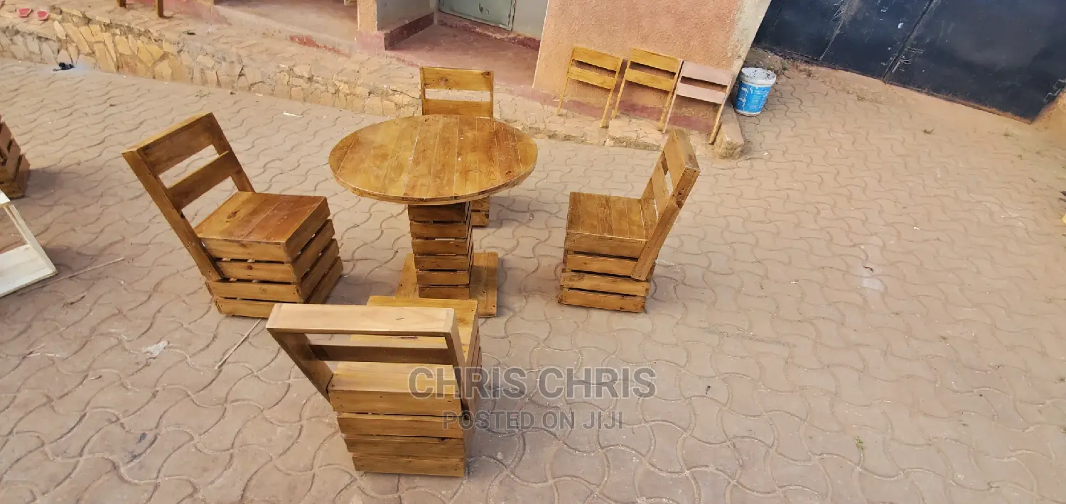 Pallet Bar or Restaurant or Simple Dining Seats