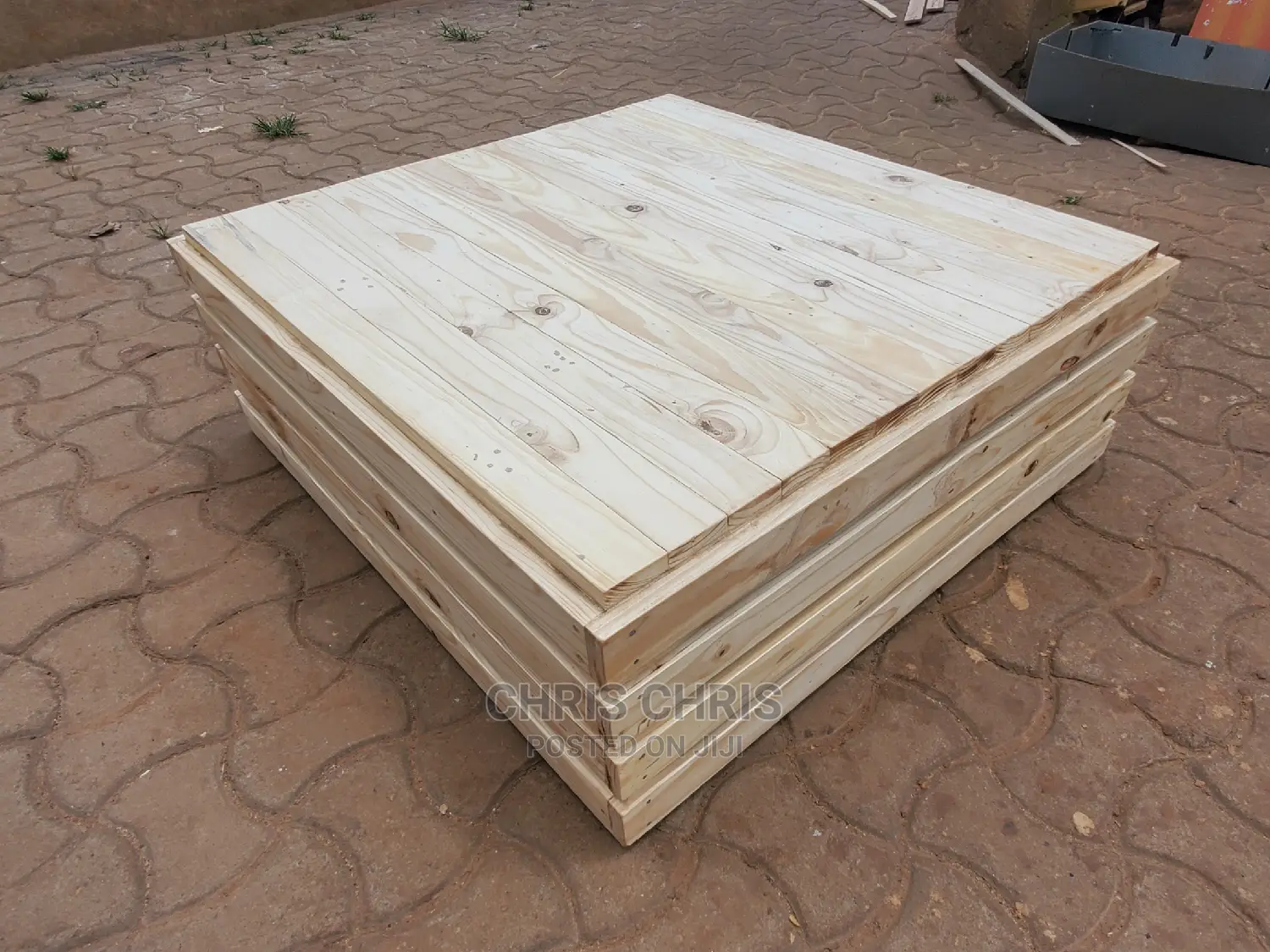 Quality Craft Pallet Tables