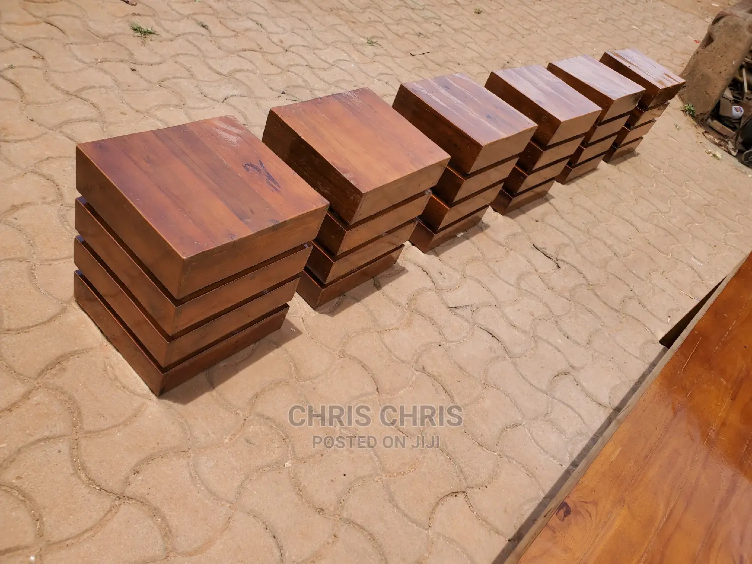 Pallet Benches and Stools at a Fair Cost