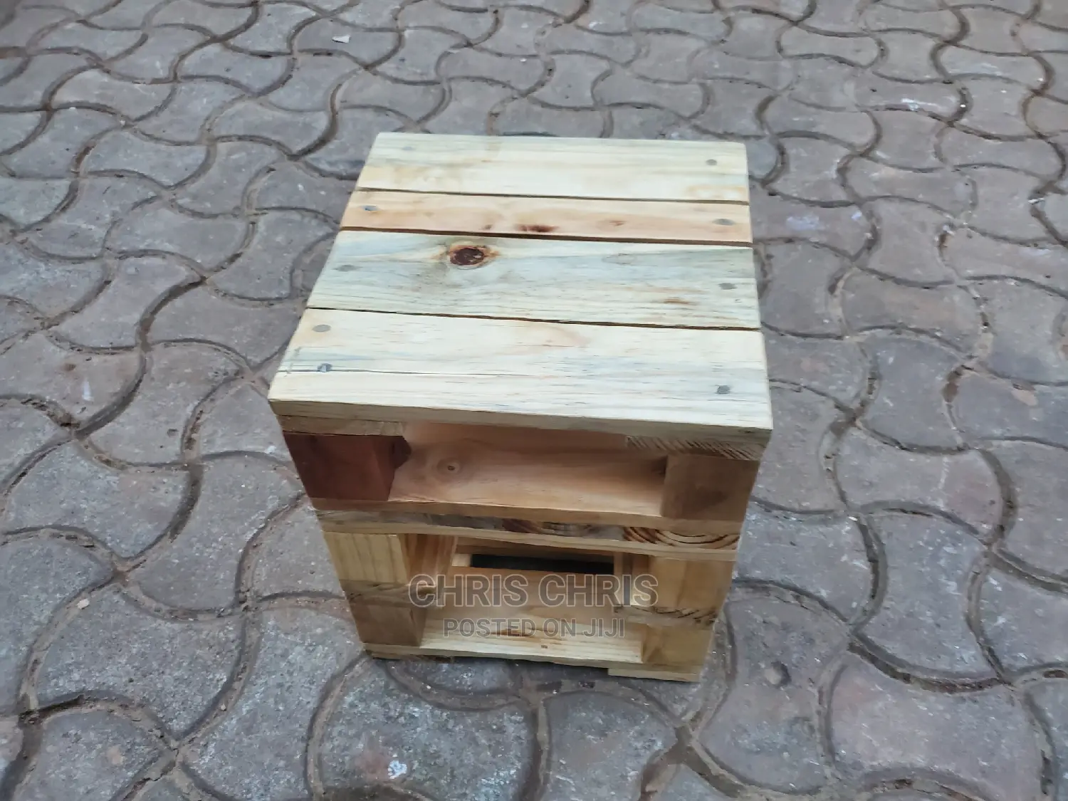 Pallet Benches and Stools at a Fair Cost