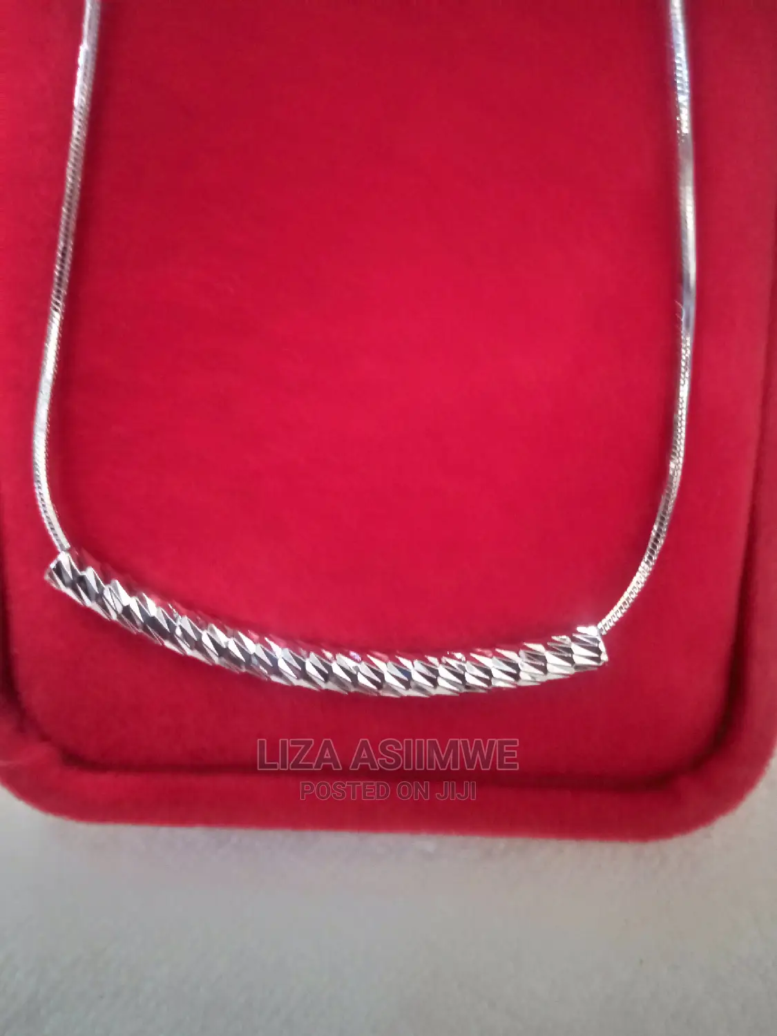 Simple Lady Necklaces Available With the Gift Box It's Self