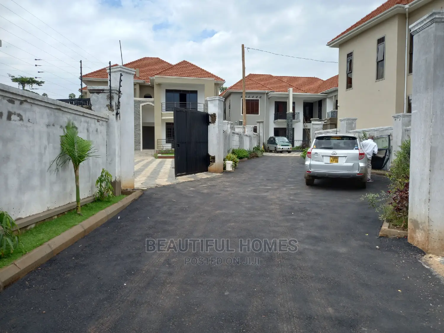 Furnished 6bdrm Mansion in Kiwatule Rich, Nakawa for Sale