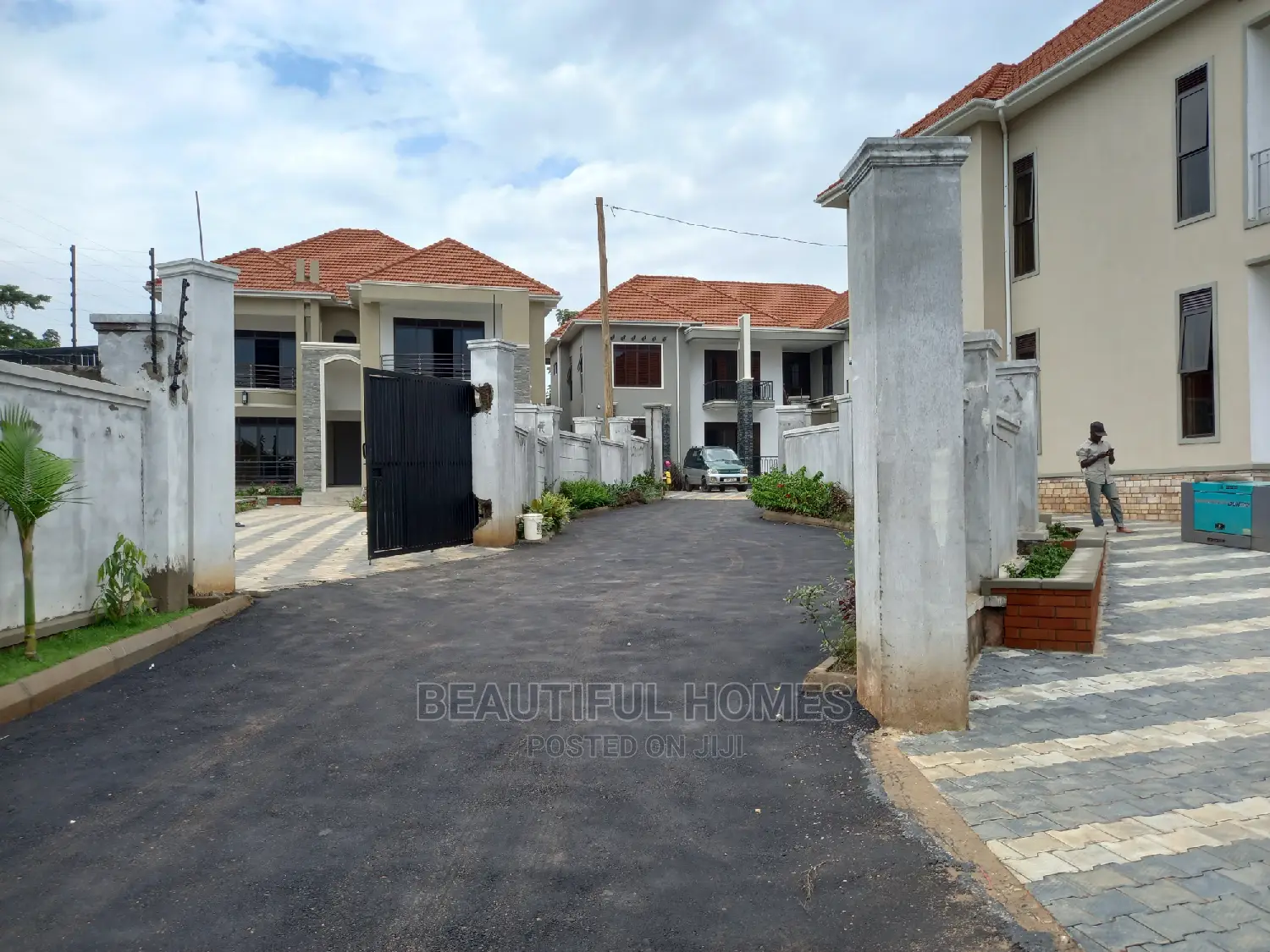 Furnished 6bdrm Mansion in Kiwatule Rich, Nakawa for Sale