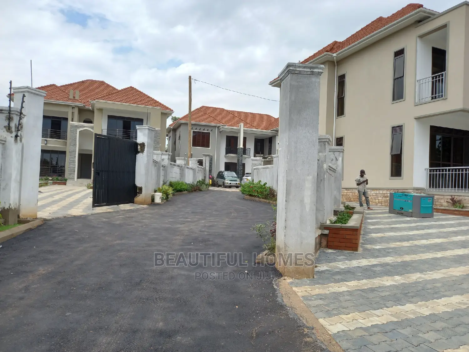 Furnished 6bdrm Mansion in Posh Neighborhood, Kira for Sale