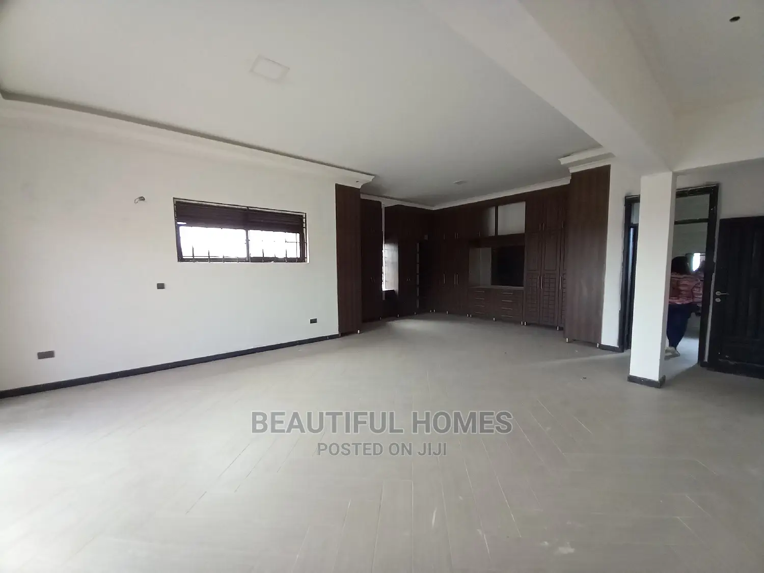 Furnished 6bdrm Mansion in Kira Ministers for Sale