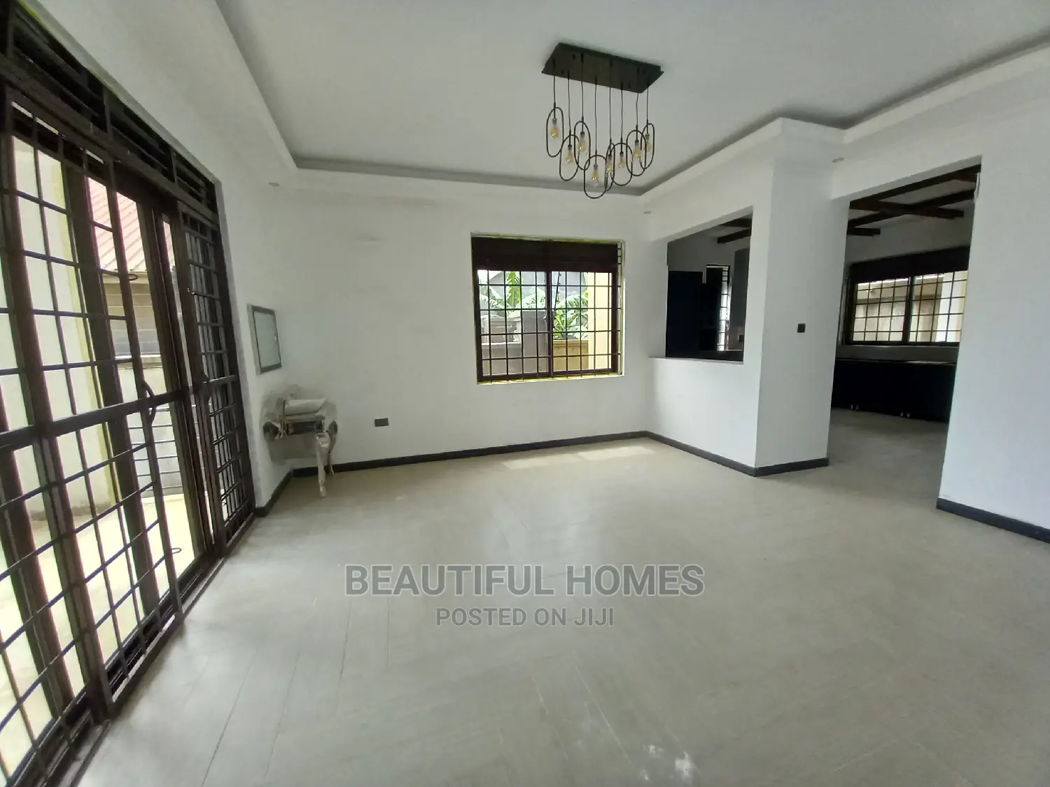 Furnished 6bdrm Mansion in Kira for Sale