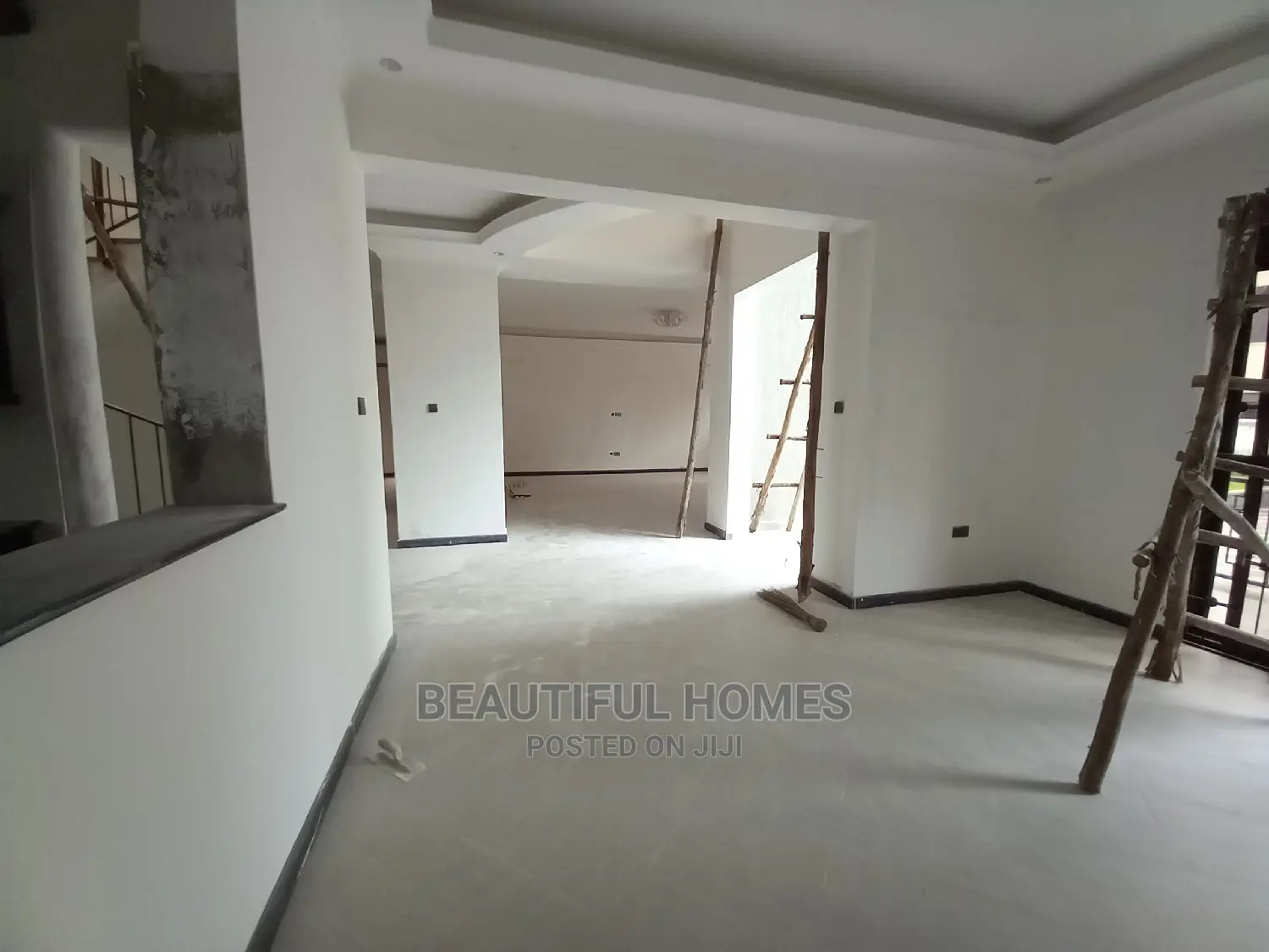 Furnished 6bdrm Mansion in Kira for Sale
