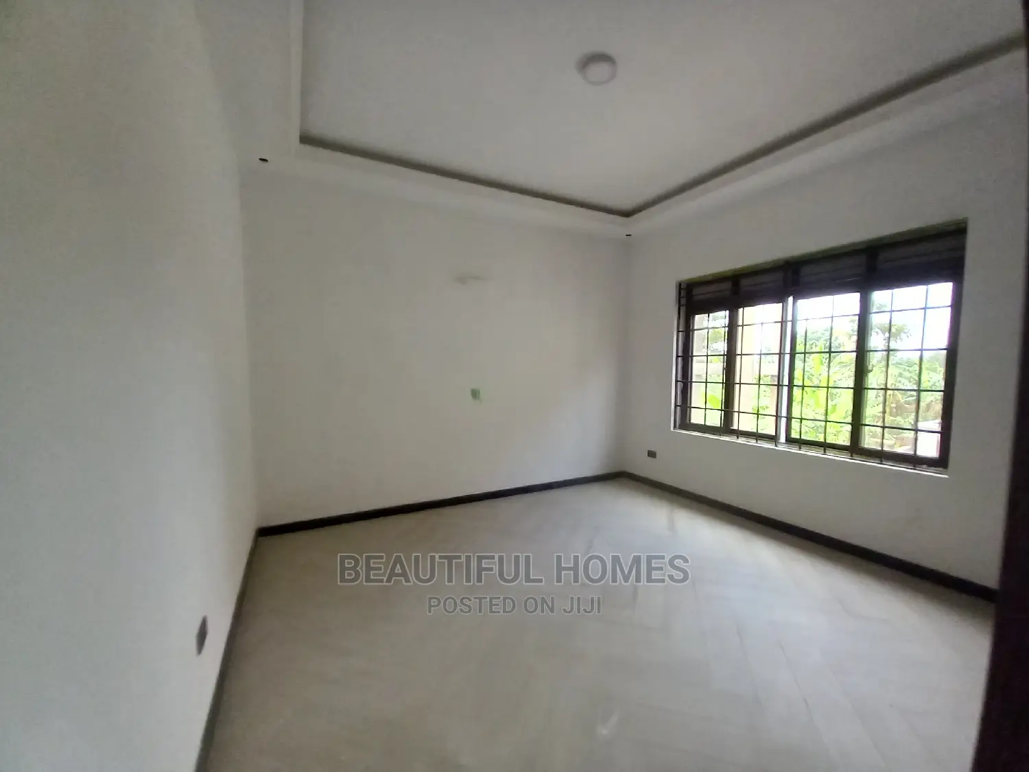 Furnished 6bdrm Mansion in Kira for Sale