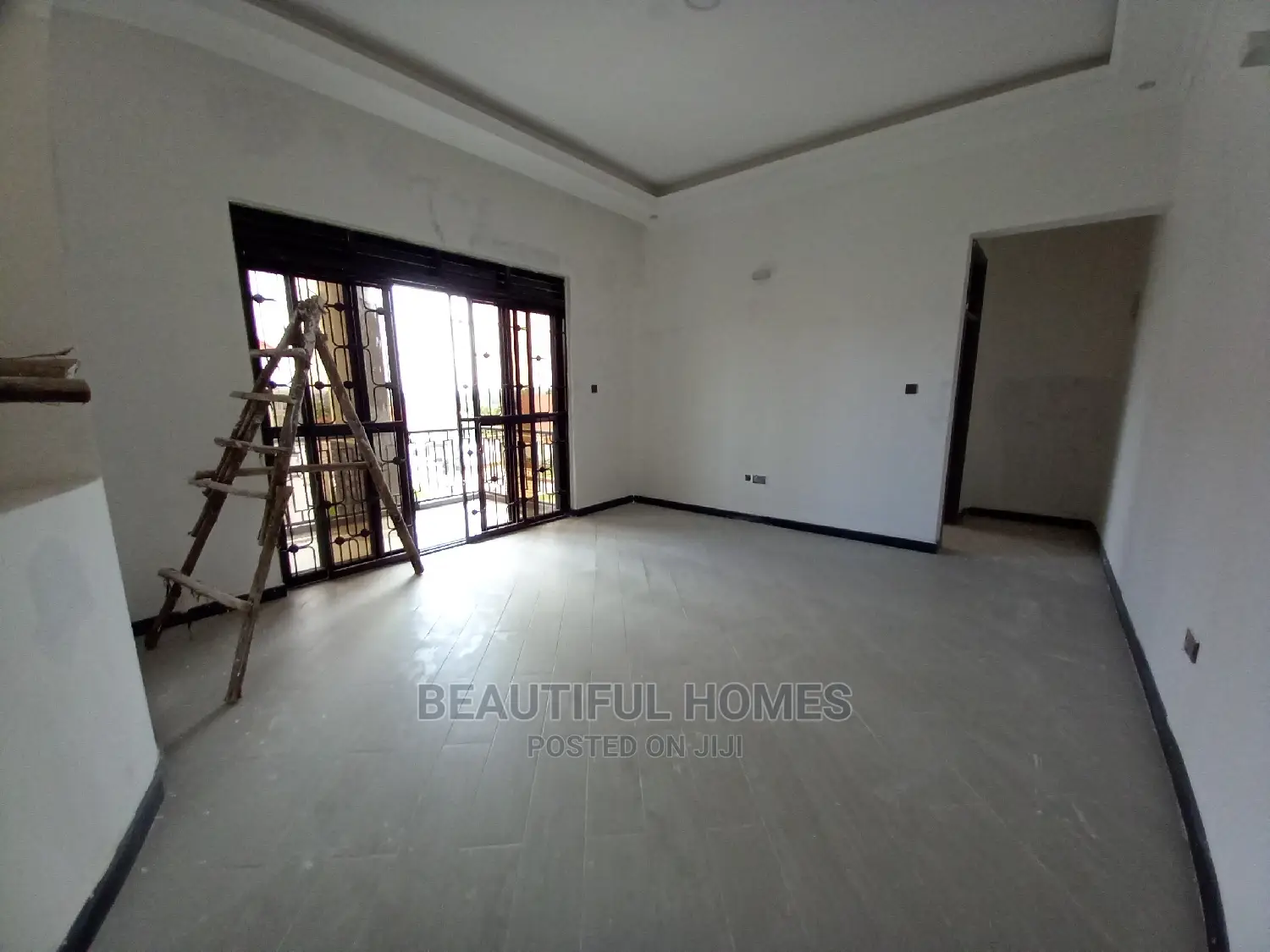 Furnished 6bdrm Mansion in Kira Palace for Sale