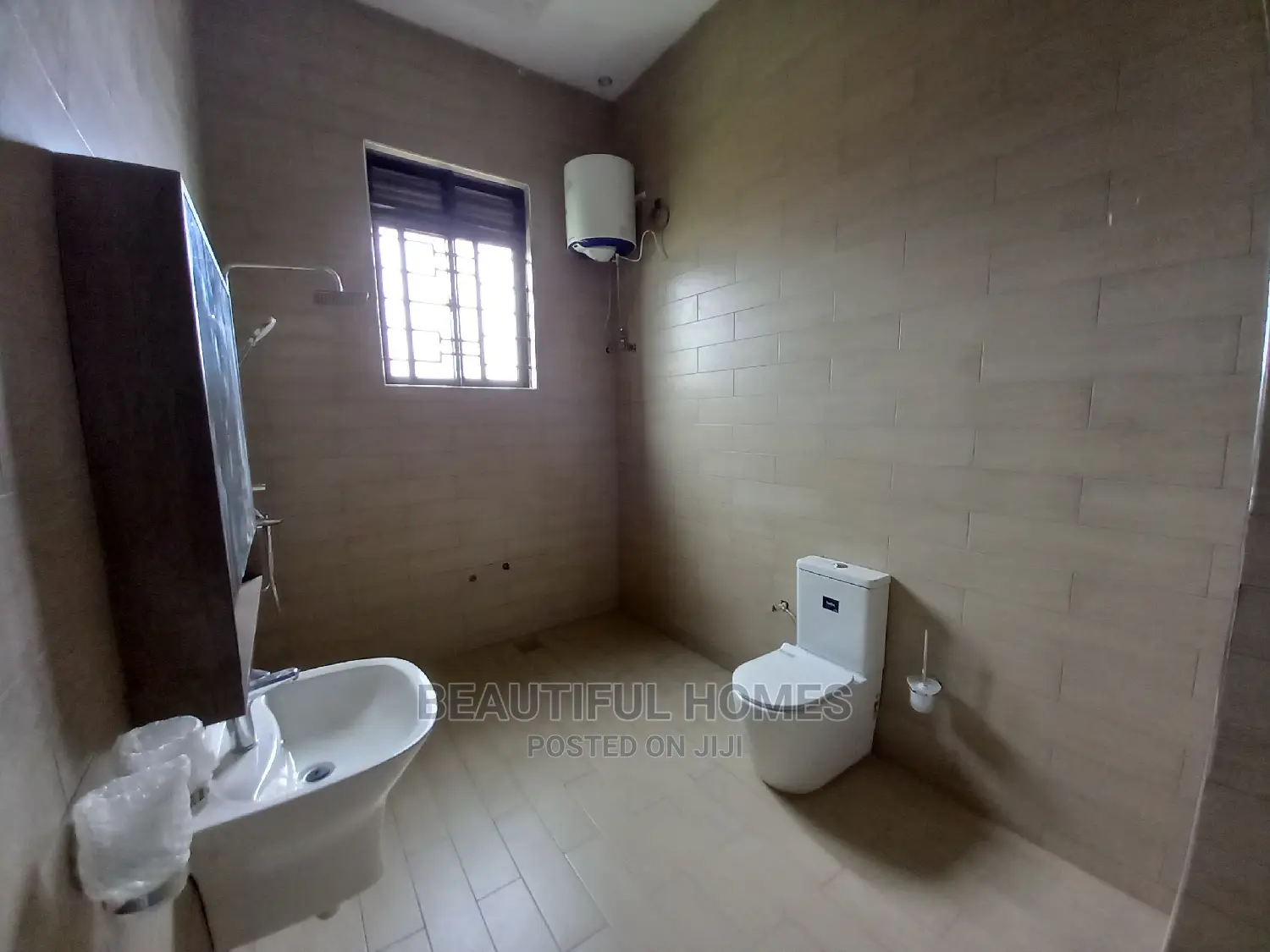 Furnished 6bdrm Mansion in Kira Palace for Sale