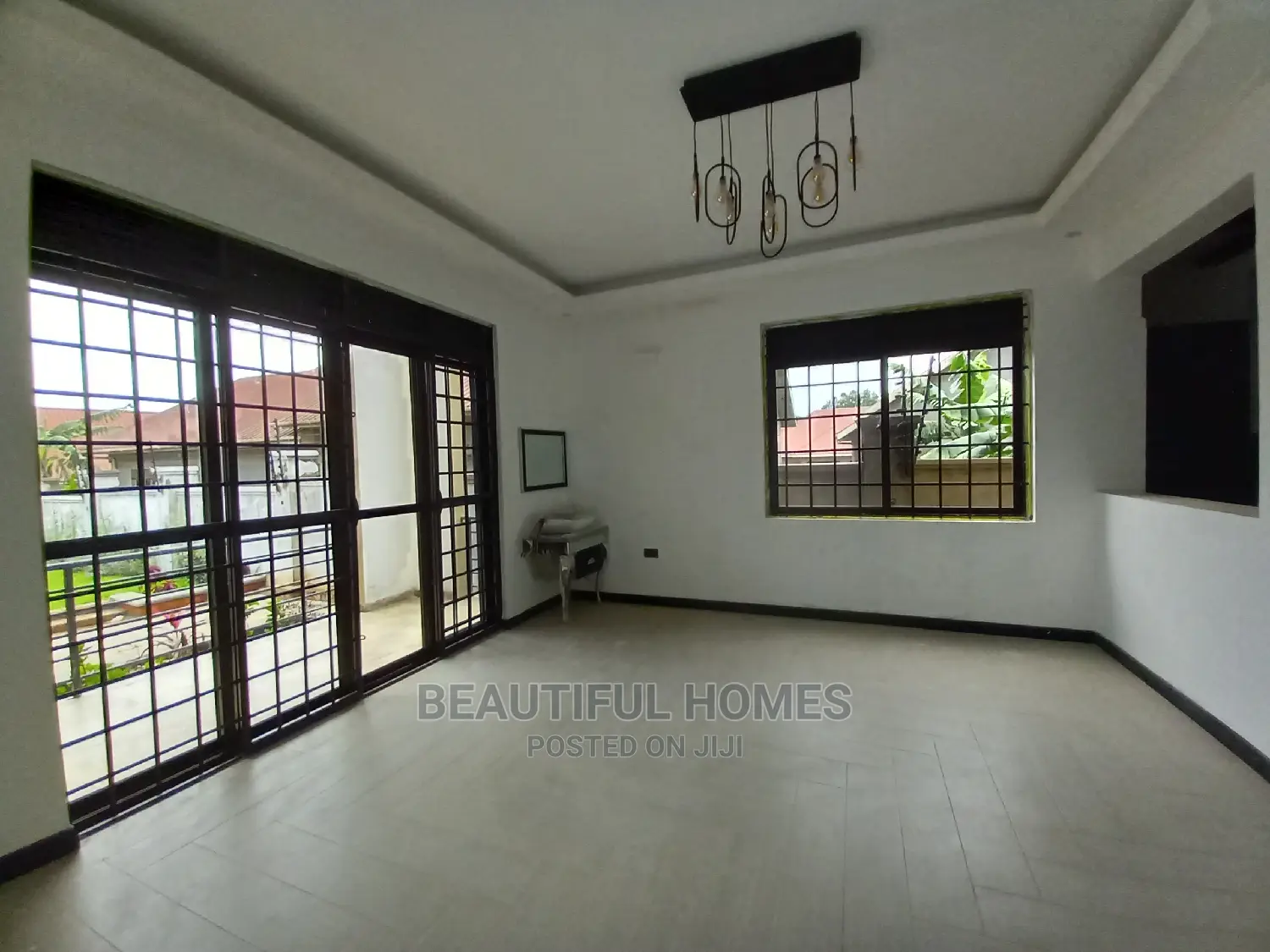 Furnished 6bdrm Mansion in Kira Royal Palace for Sale