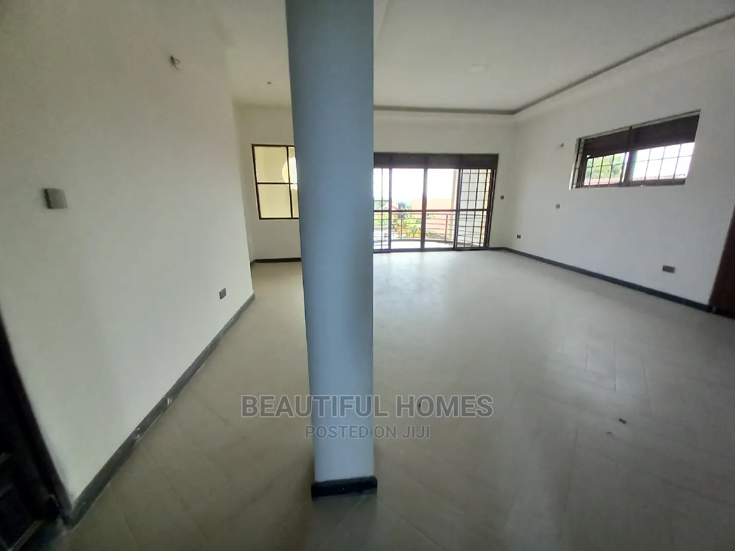 Furnished 6bdrm Mansion in Kira Royal Palace for Sale