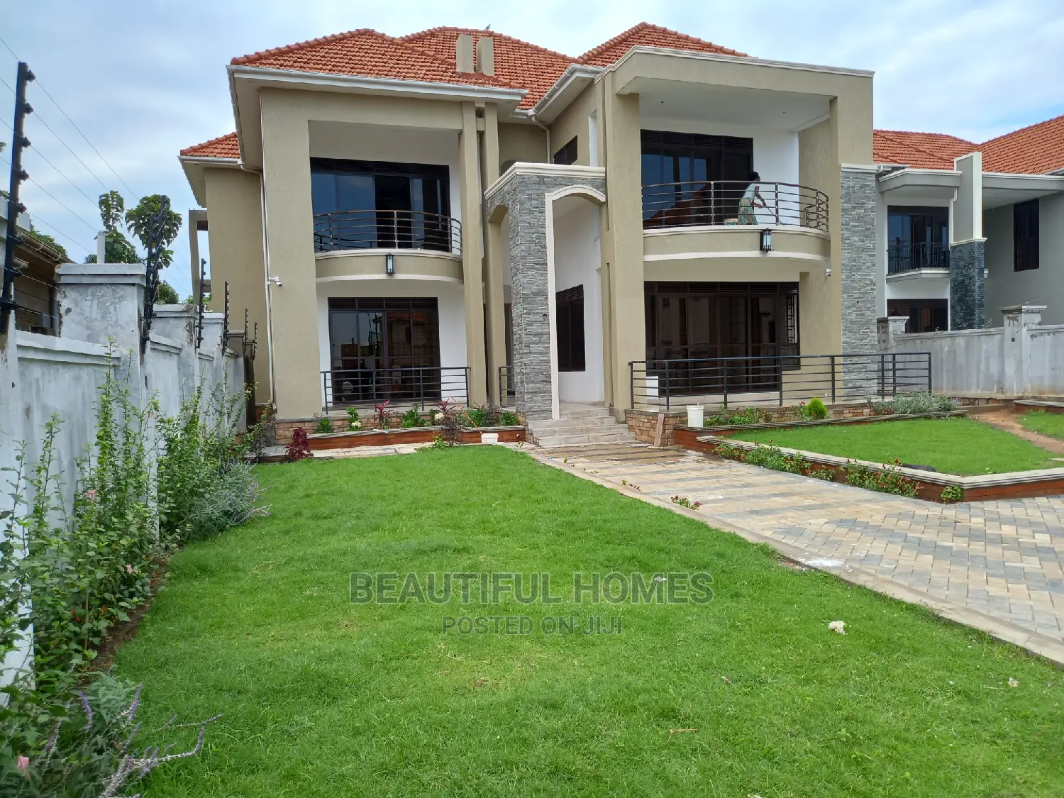 Furnished 6bdrm Mansion in Kira Royal Palace for Sale