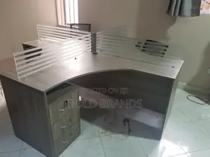 4 Seater Workstation/ Staff Desk