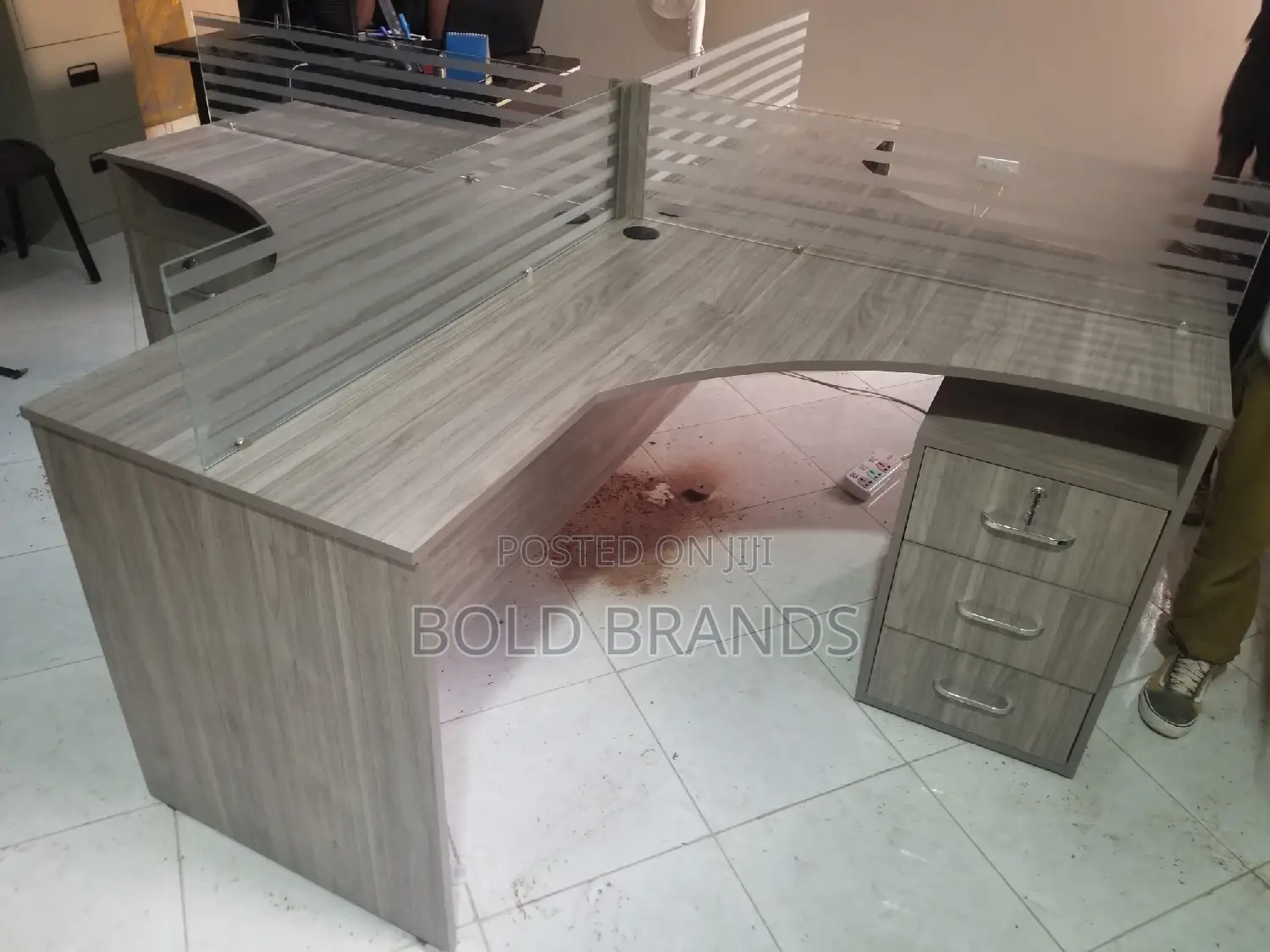 4 Seater Workstation/ Staff Desk