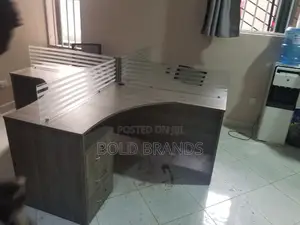 4 Seater Workstation/ Staff Desk