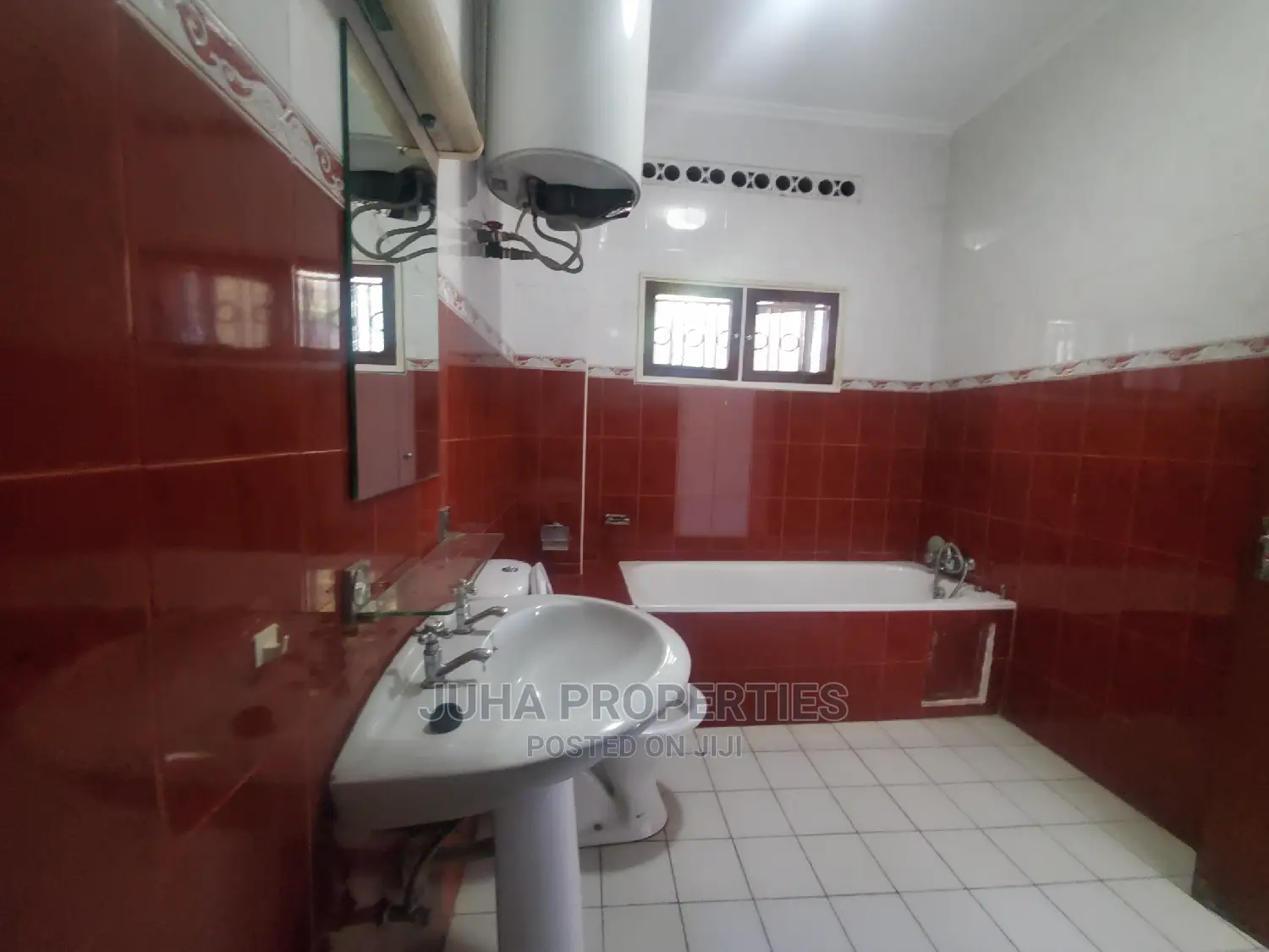 4bdrm Maisonette in Central Division for Rent